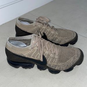 Nike VAPORMAX Size 9.5